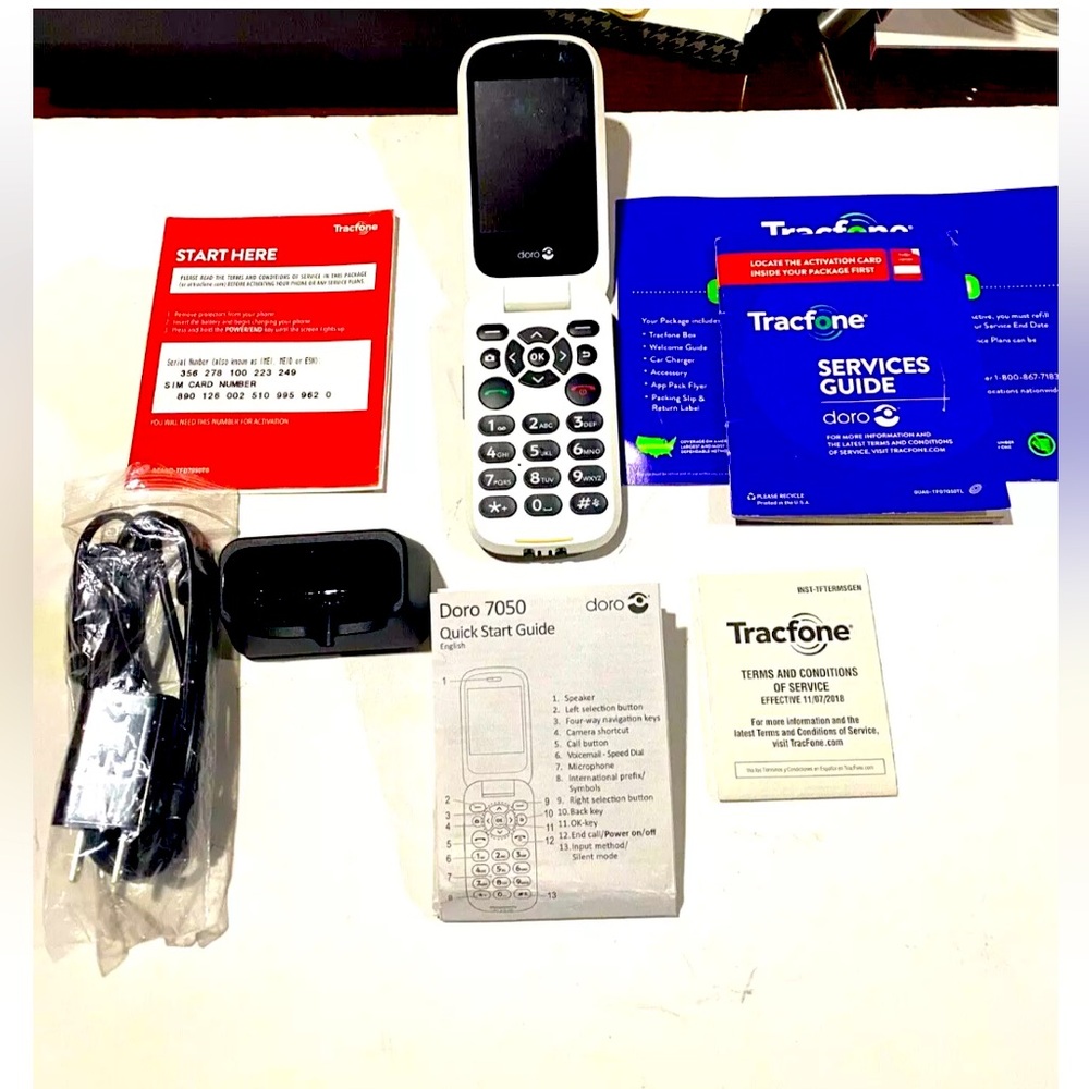 Tracfone DORO D7050 Flip Phone